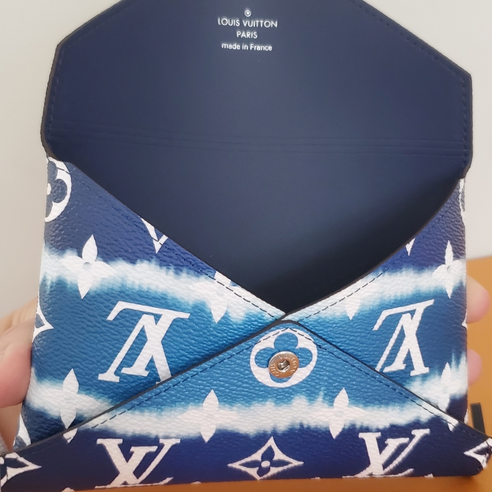 Louis Vuitton Medium Escale Blue Kirigami - Picture 4 of 12
